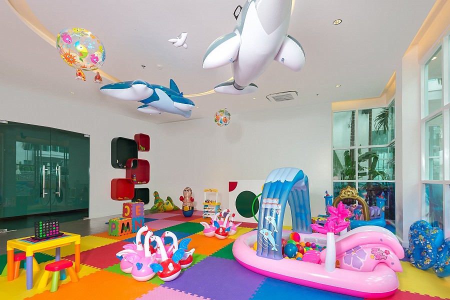 KID'S CLUB
